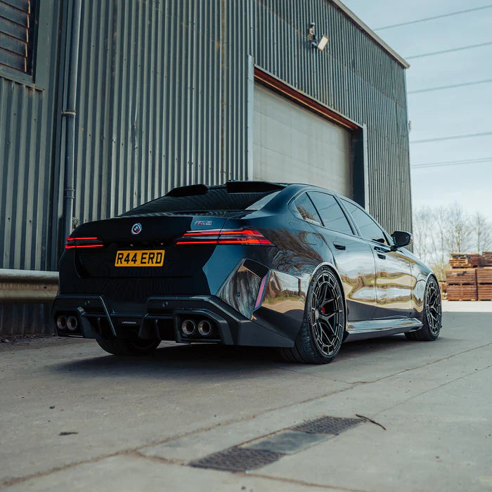 SooQoo BMW G90 M5 Upper Roof Spoiler In Gloss Carbon Fibre