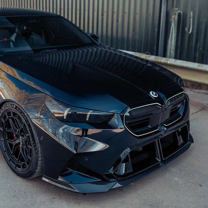 SooQoo BMW G90 & G99 M5 SQ-A Front Splitter In Gloss Carbon Fibre